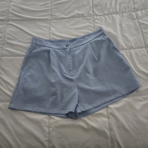 💚 2/$12 or 3/$17  PrettyGarden Light Blue Vest & Shorts Set - Picture 2 of 10